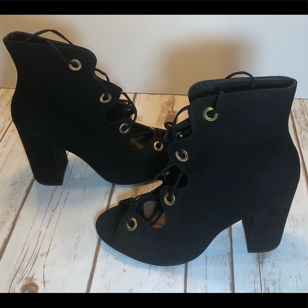 Steve Madden Carusso Lace-Up Ankle Boots